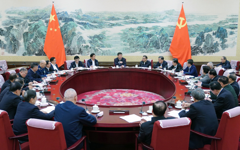 　　12月25日至26日，中共中央政治局召開(kāi)民主生活會(huì)，中共中央總書(shū)記習(xí)近平主持會(huì)議并發(fā)表重要講話。新華社記者 謝環(huán)馳 攝