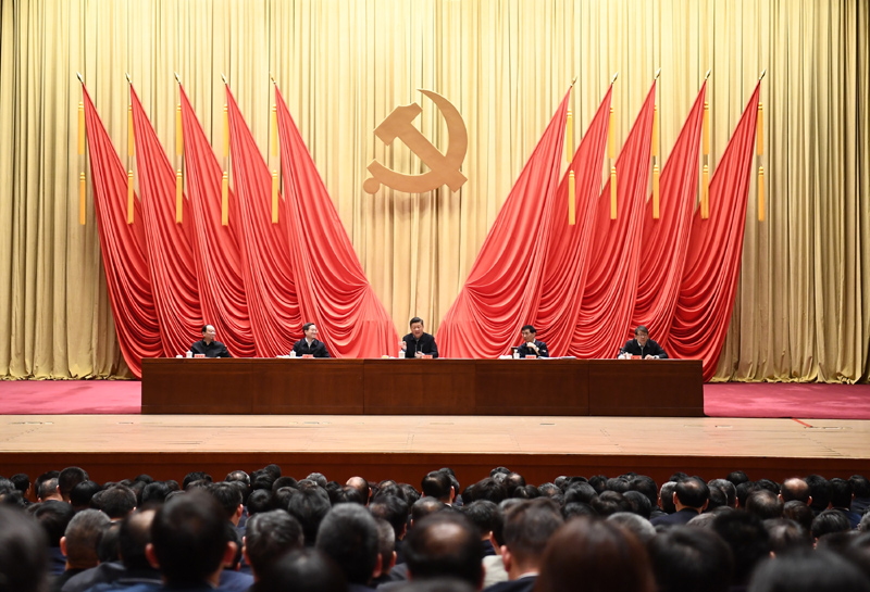 3月1日，2019年春季學(xué)期中央黨校（國家行政學(xué)院）中青年干部培訓(xùn)班在中央黨校開班。中共中央總書記、國家主席、中央軍委主席習(xí)近平在開班式上發(fā)表重要講話。